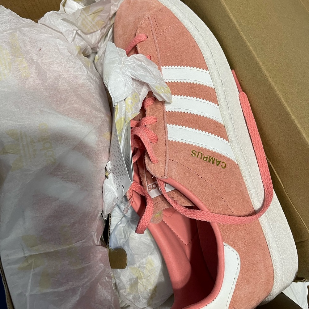 NWT Womens Adidas Original Campus Sneaker